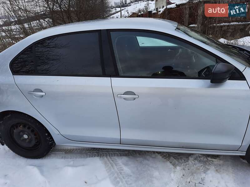 Седан Volkswagen Jetta 2014 в Воловце