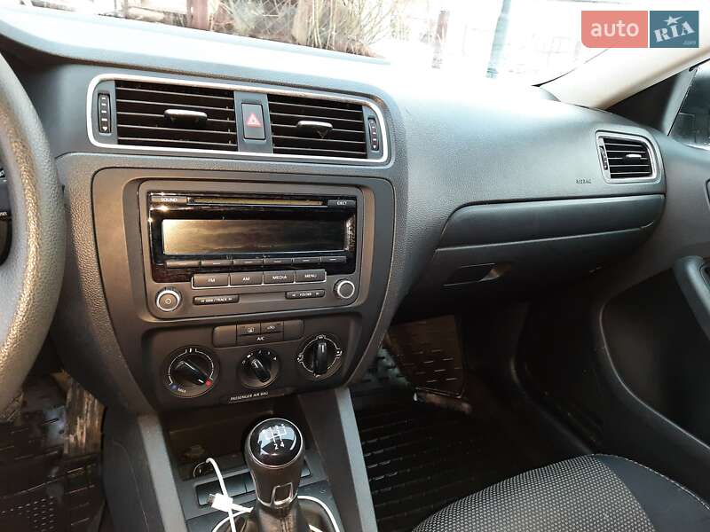 Седан Volkswagen Jetta 2014 в Воловце