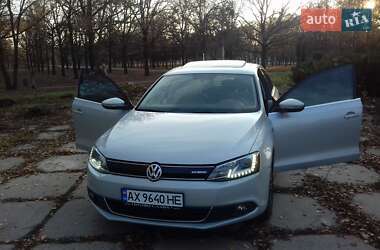 Седан Volkswagen Jetta 2013 в Харькове