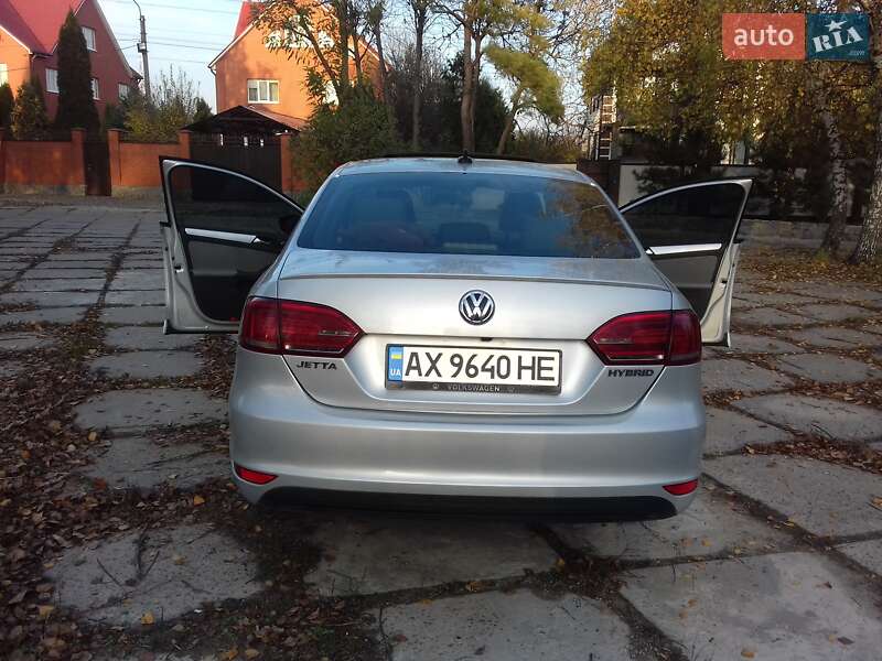 Седан Volkswagen Jetta 2013 в Харькове
