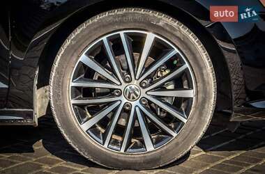 Седан Volkswagen Jetta 2016 в 