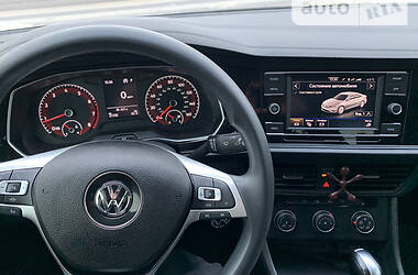 Седан Volkswagen Jetta 2020 в Ромнах
