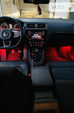 Седан Volkswagen Jetta 2016 в 