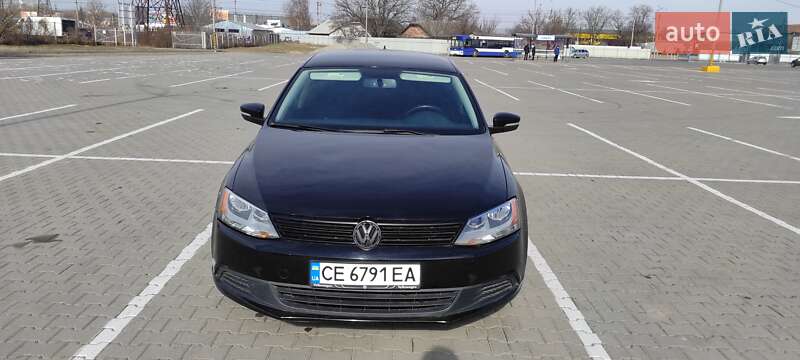 Седан Volkswagen Jetta 2011 в Черновцах