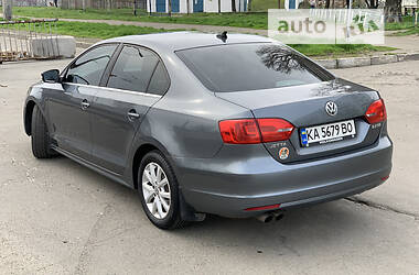 Седан Volkswagen Jetta 2013 в Києві