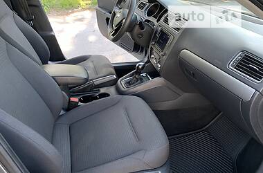 Седан Volkswagen Jetta 2015 в 
