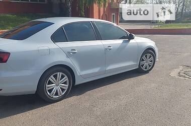 Седан Volkswagen Jetta 2017 в Ромнах