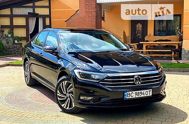 Седан Volkswagen Jetta 2018 в 