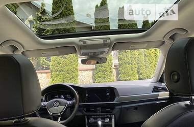 Седан Volkswagen Jetta 2018 в 