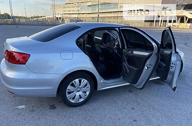 Седан Volkswagen Jetta 2013 в Львове