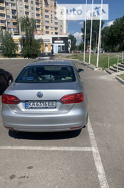 Седан Volkswagen Jetta 2013 в Чернигове