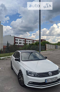 Седан Volkswagen Jetta 2015 в Харькове