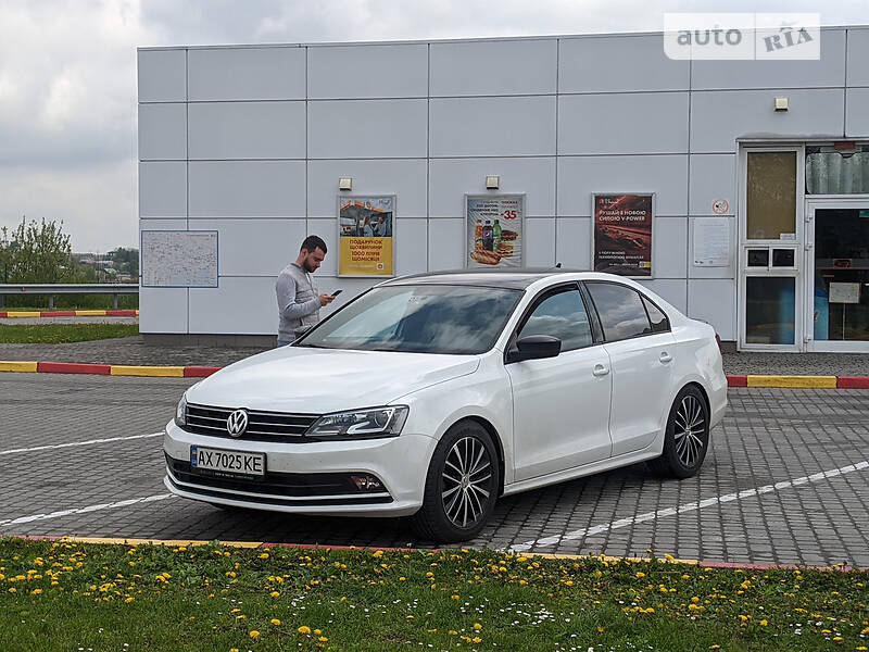 Седан Volkswagen Jetta 2015 в Харькове