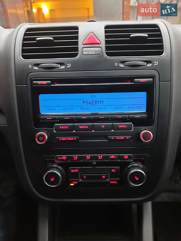 Седан Volkswagen Jetta 2010 в Полтаві