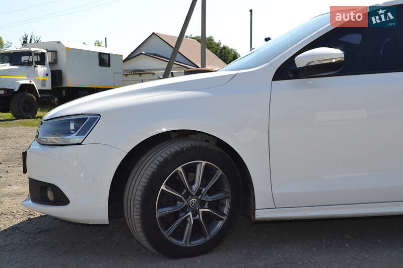 Седан Volkswagen Jetta 2012 в Харкові