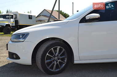 Седан Volkswagen Jetta 2012 в 