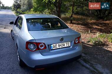 Седан Volkswagen Jetta 2005 в 