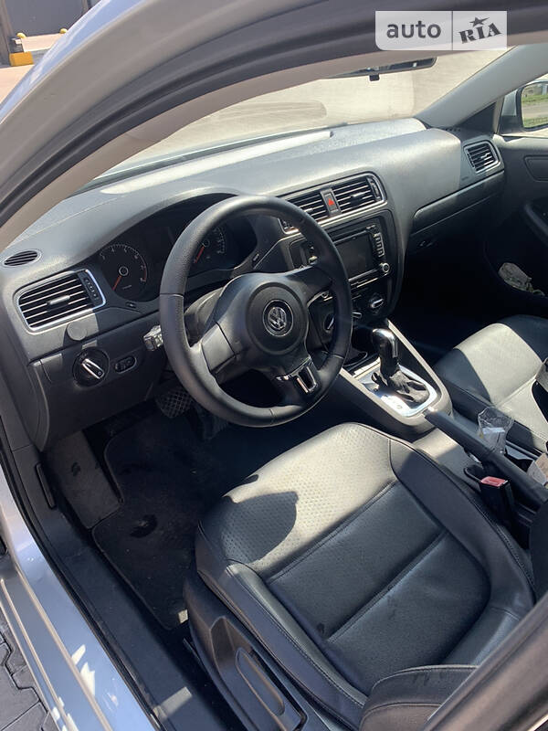 Седан Volkswagen Jetta 2010 в Шептицькому