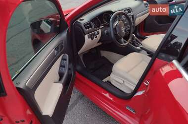 Седан Volkswagen Jetta 2015 в 