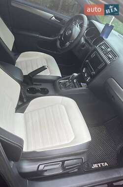 Седан Volkswagen Jetta 2017 в 