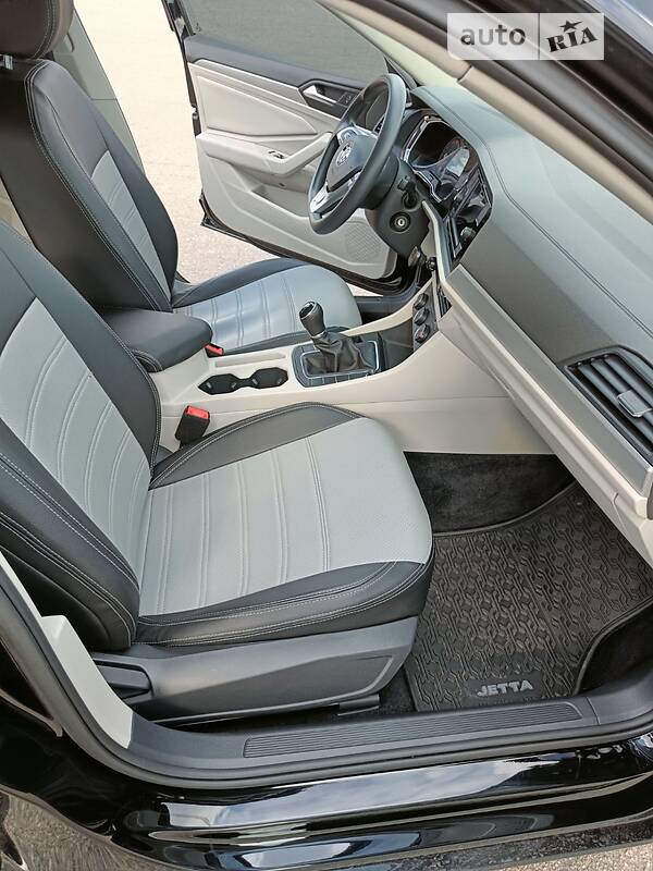 Седан Volkswagen Jetta 2019 в Харькове