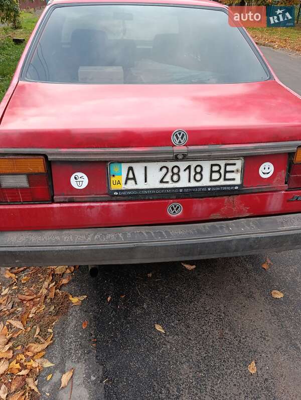 Седан Volkswagen Jetta 1988 в Хороле