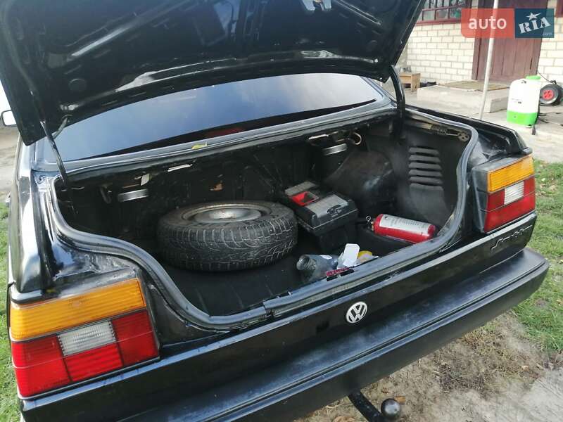 Седан Volkswagen Jetta 1988 в Шацке