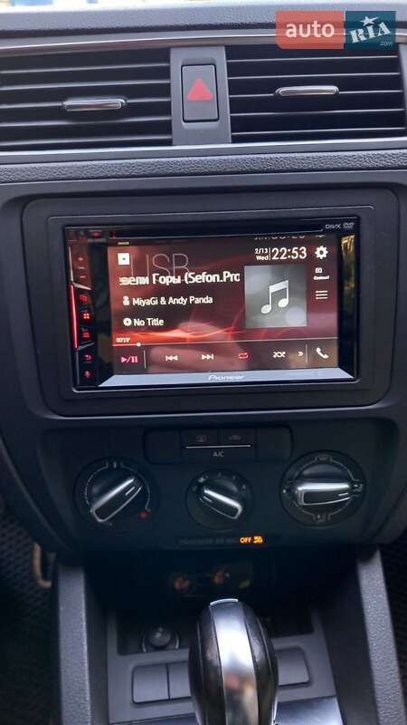 Седан Volkswagen Jetta 2012 в Харкові