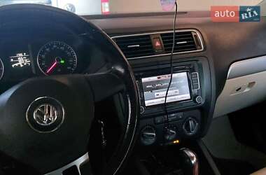 Седан Volkswagen Jetta 2014 в 