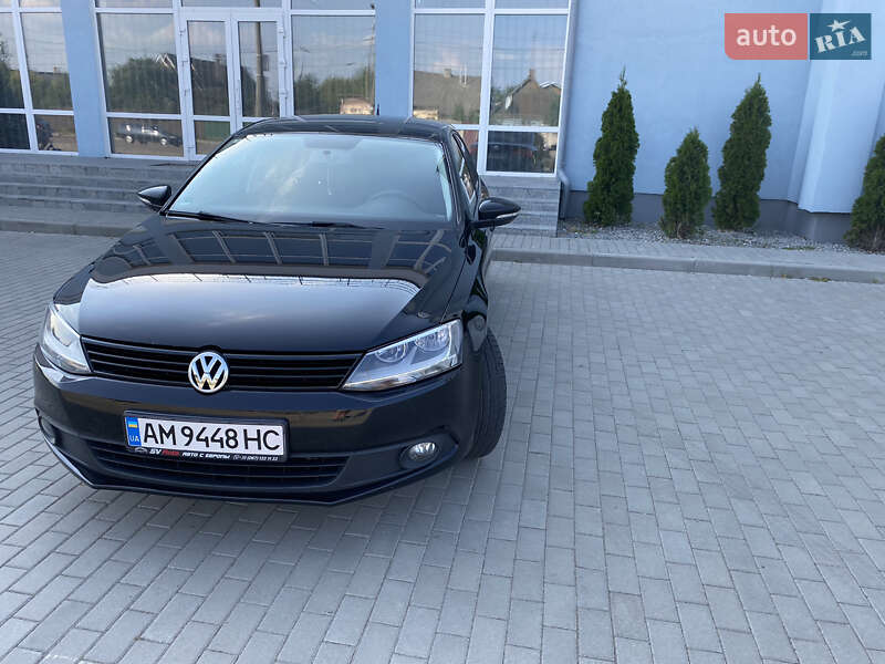 Седан Volkswagen Jetta 2012 в Житомирі