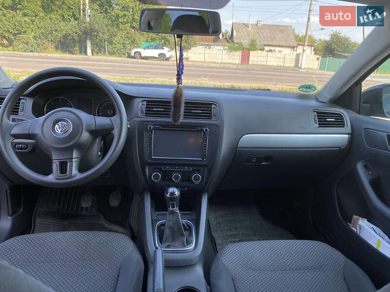 Седан Volkswagen Jetta 2012 в Житомирі