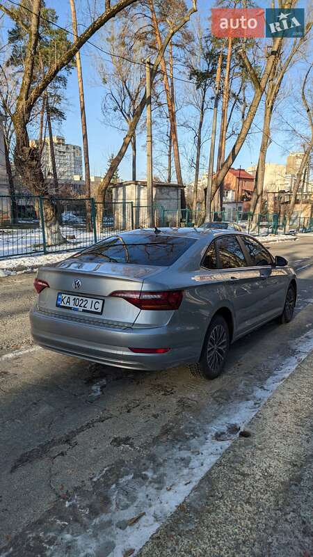 Седан Volkswagen Jetta 2019 в Львове