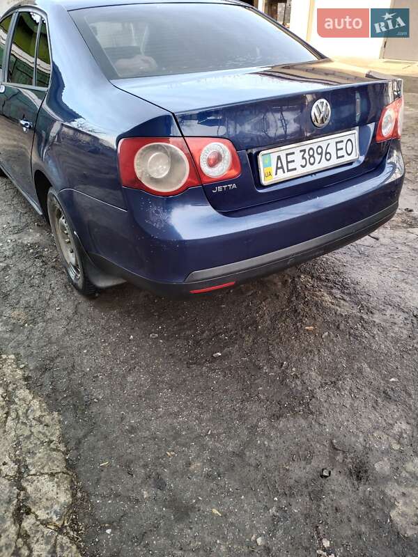 Седан Volkswagen Jetta 2006 в Дніпрі