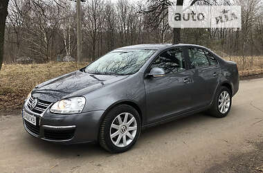 Хэтчбек Volkswagen Jetta 2005 в 