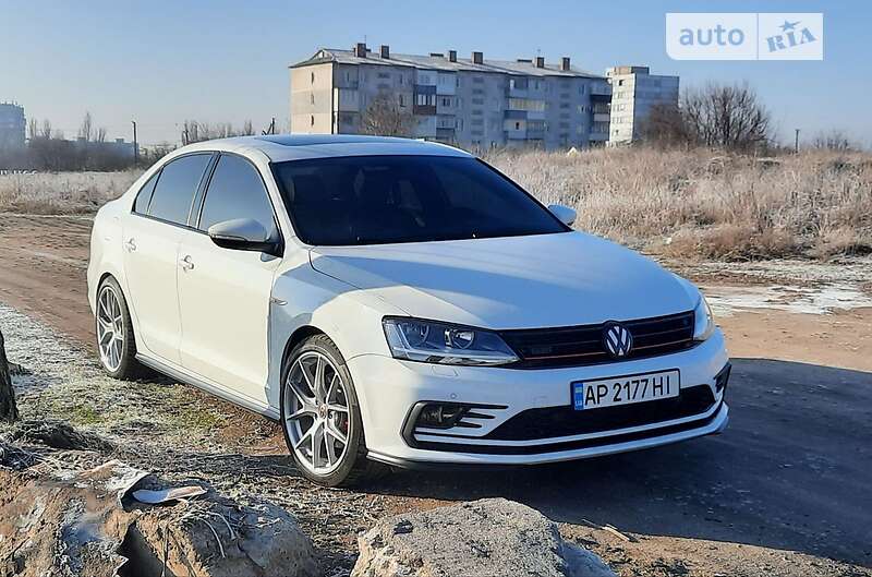 Седан Volkswagen Jetta 2017 в Запоріжжі