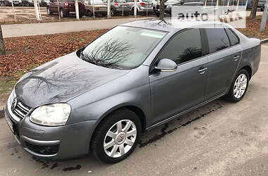 Седан Volkswagen Jetta 2008 в Києві