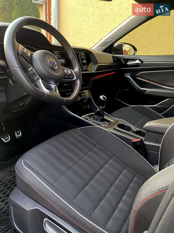 Седан Volkswagen Jetta 2019 в Мукачево