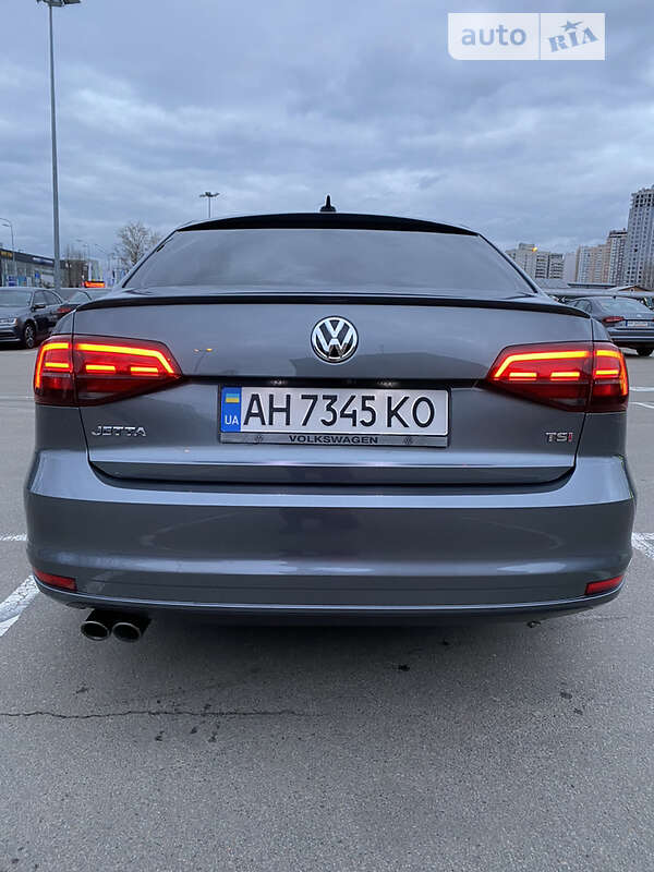 Седан Volkswagen Jetta 2015 в Киеве