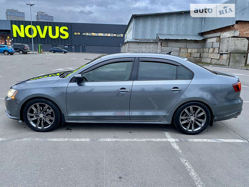Седан Volkswagen Jetta 2015 в Киеве