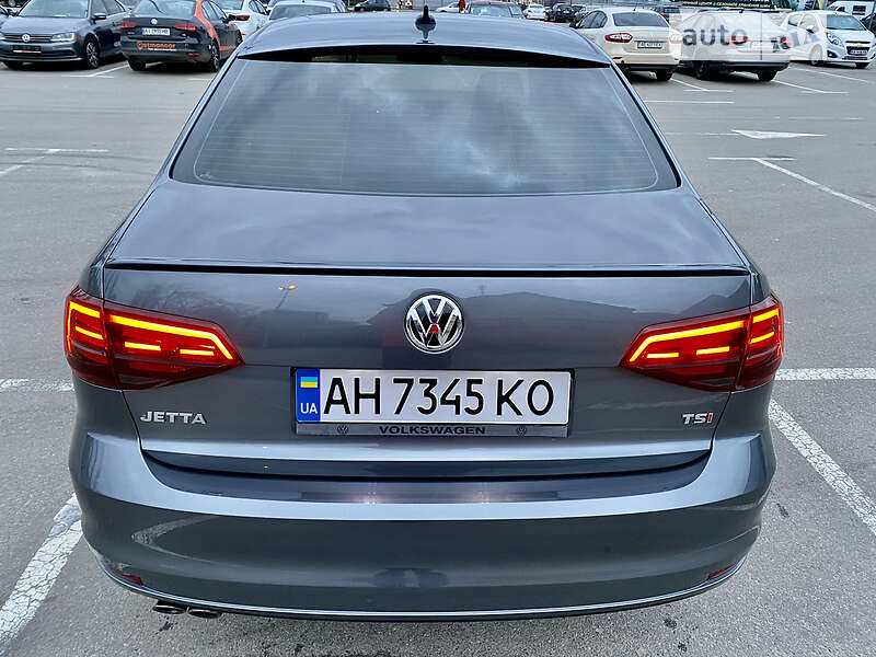 Седан Volkswagen Jetta 2015 в Киеве