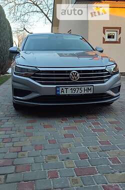Седан Volkswagen Jetta 2019 в Калуші