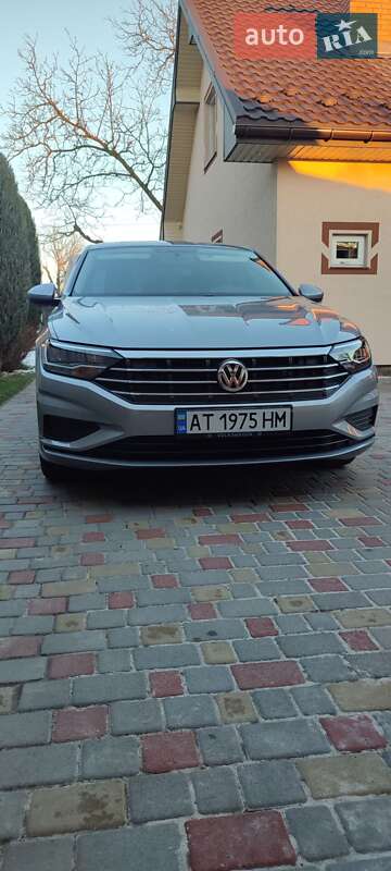 Седан Volkswagen Jetta 2019 в Калуше