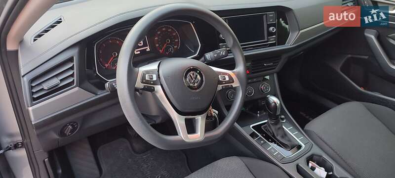 Седан Volkswagen Jetta 2019 в Калуше