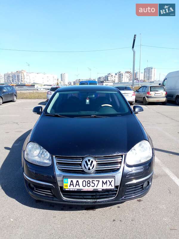 Седан Volkswagen Jetta 2006 в Києві