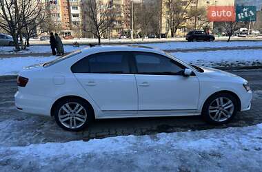 Седан Volkswagen Jetta 2016 в 