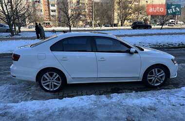 Седан Volkswagen Jetta 2016 в Ужгороде