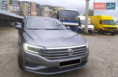 Седан Volkswagen Jetta 2018 в 