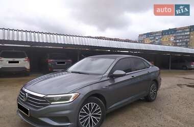 Седан Volkswagen Jetta 2018 в 