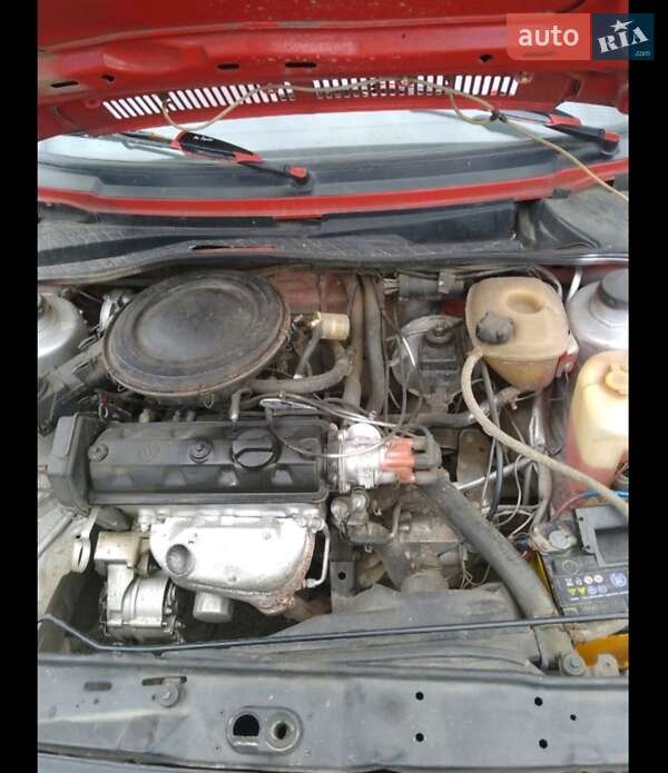 Седан Volkswagen Jetta 1988 в Бурштыне