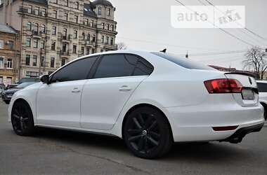 Седан Volkswagen Jetta 2013 в Киеве